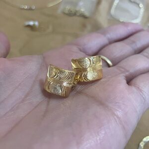 18K/750 Genuine Gold Clip Earrings